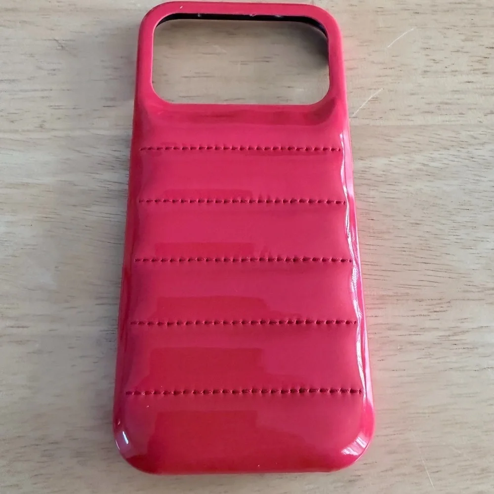 Red Puffer Case for Smartphones